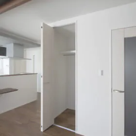 LDKにちょっとしたファミリークローゼットを。