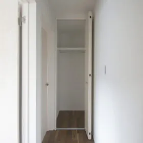 2階ホールにも便利な共有収納スペース