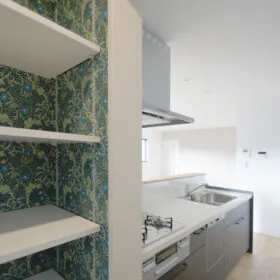 三角の開口やモリス柄のクロスがおしゃれです！