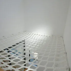 吹抜にはアスレチックネット